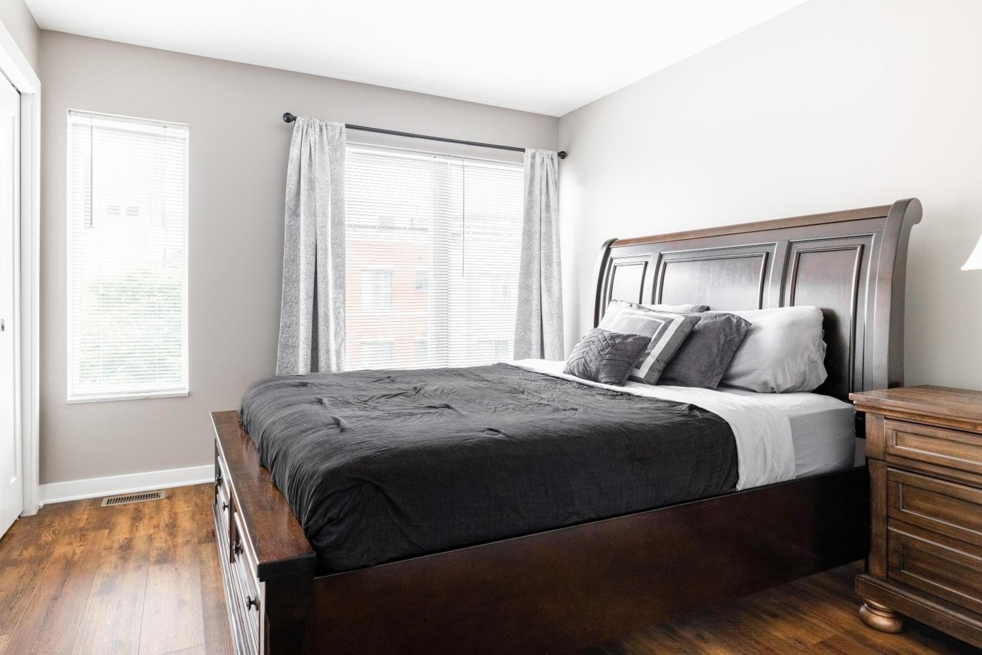 Luxury Downtown Townhome Unit 7 Cleveland Exterior photo